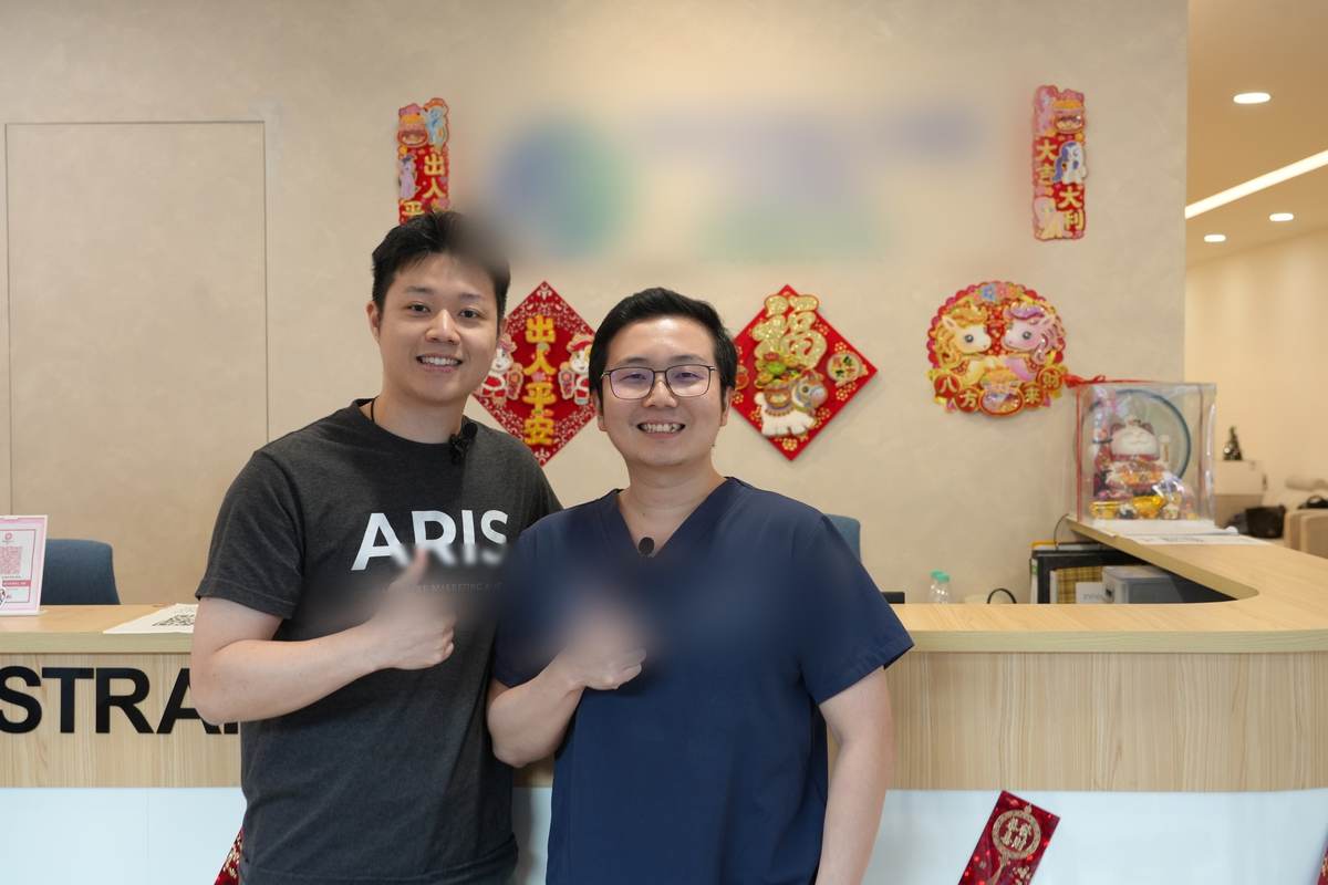 ARIS 和 Dr. T, 在他的 clinic